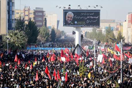 Funeral de Qassem Soleimani em Kerman, no Irã
07/01/2020
Mehdi Bolourian/Agência de Notícias Fars/WANA (West Asia News Agency) via REUTERS