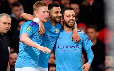City vence United e garante boa vantagem na Copa da Liga Inglesa - (Foto: PAUL ELLIS / AFP) City vence United e garante boa vantagem na Copa da Liga Inglesa - (Foto: PAUL ELLIS / AFP)
