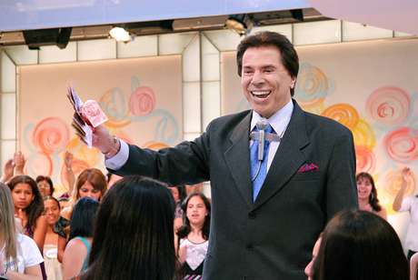 Silvio Santos à frente do 'Programa Silvio Santos' em 2009. Silvio Santos à frente do 'Programa Silvio Santos' em 2009.