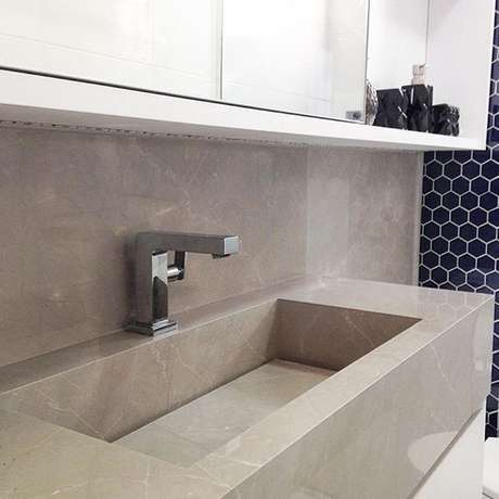 41. A bancada de porcelanato pode ser o destaque do ambiente. Foto: Manual da Obra 41. A bancada de porcelanato pode ser o destaque do ambiente. Foto: Manual da Obra