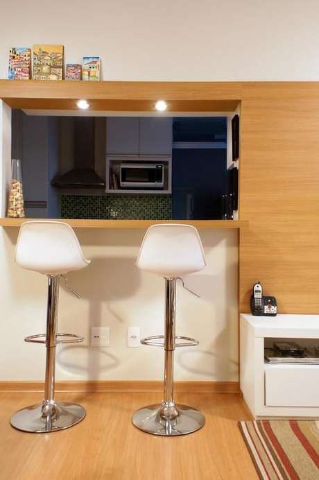 5. As banquetas altas são perfeitas por exercerem diferentes funções. Projeto de Giselle Medeiros 5. As banquetas altas são perfeitas por exercerem diferentes funções. Projeto de Giselle Medeiros