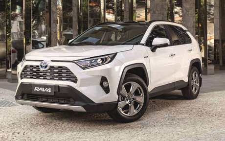 Toyota RAV4: o primeiro dos SUVs, que vão do quarto ao oitavo lugares. Toyota RAV4: o primeiro dos SUVs, que vão do quarto ao oitavo lugares.
