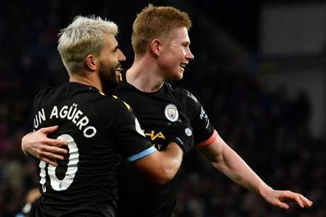 Agüero fez três e De Bruyne aumentou a contagem de assistências (Foto: AFP) Agüero fez três e De Bruyne aumentou a contagem de assistências (Foto: AFP)