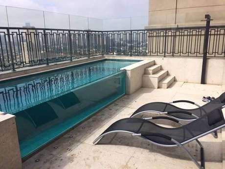 8. Invista na sofisticação da piscina de vidro – Foto: Habitissimo.com 8. Invista na sofisticação da piscina de vidro – Foto: Habitissimo.com