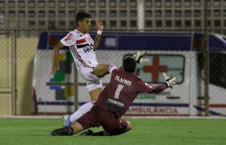 São Paulo venceu o Santa Cruz e vai disputar as oitavas de final da Copinha (Foto: Rubens Chiri/saopaulofc.net) São Paulo venceu o Santa Cruz e vai disputar as oitavas de final da Copinha (Foto: Rubens Chiri/saopaulofc.net)