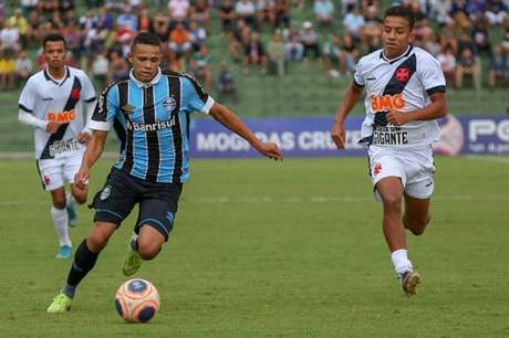 Grêmio e Vasco fizeram jogo movimentado em Mogi das Cruzes (Foto: Guilherme Rodrigues) Grêmio e Vasco fizeram jogo movimentado em Mogi das Cruzes (Foto: Guilherme Rodrigues)