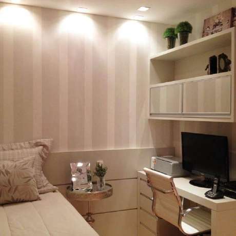 45. Cores neutras são muito usadas na decoração de quarto juvenil planejado – Foto: Mariane e Marilda Baptista Arquitetura e Interiores
