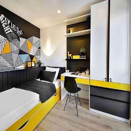 53. Quarto infantil juvenil planejado decorado em branco, preto e amarelo – Foto: Renda Helin Design & Interiores