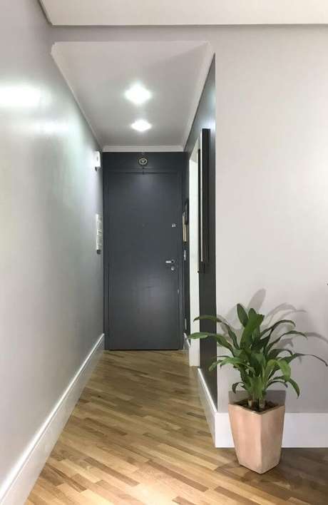 30. Decoração hall de entrada com rodapé branco – Projeto: Studio Side Arquiteturar 30. Decoração hall de entrada com rodapé branco – Projeto: Studio Side Arquiteturar