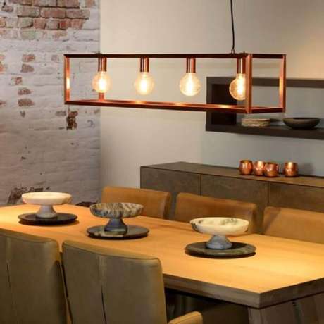 9. Modelo diferente de pendente cobre arrojado para decoração de sala de jantar – Foto: Assetproject 9. Modelo diferente de pendente cobre arrojado para decoração de sala de jantar – Foto: Assetproject