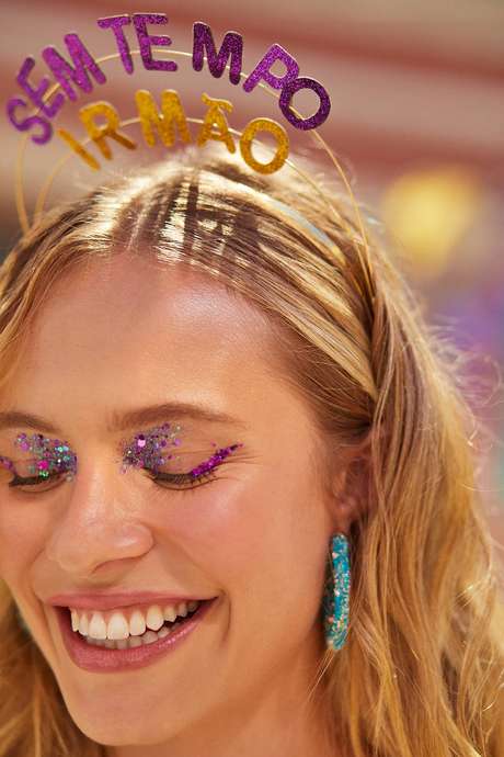 Resultado de imagem para tiaras carnaval 2020