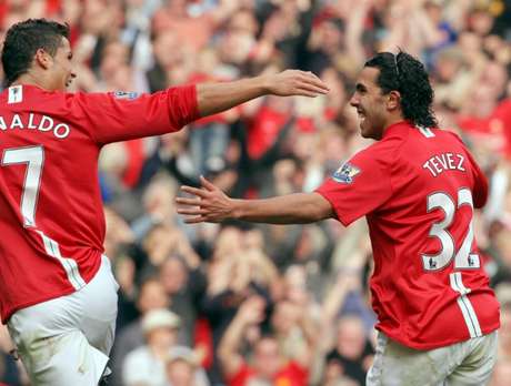 Tévez pode retornar ao Manchester United 11 anos após sua saída (Foto: AFP) Tévez pode retornar ao Manchester United 11 anos após sua saída (Foto: AFP)