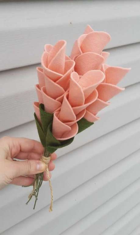 41. Flor de feltro para decoração de casa – Foto: Como Fazer em Casa 41. Flor de feltro para decoração de casa – Foto: Como Fazer em Casa