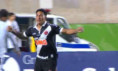 Cano comemora primeiro gol pelo Vasco - (Foto: Reprodução/Premiere) Cano comemora primeiro gol pelo Vasco - (Foto: Reprodução/Premiere)