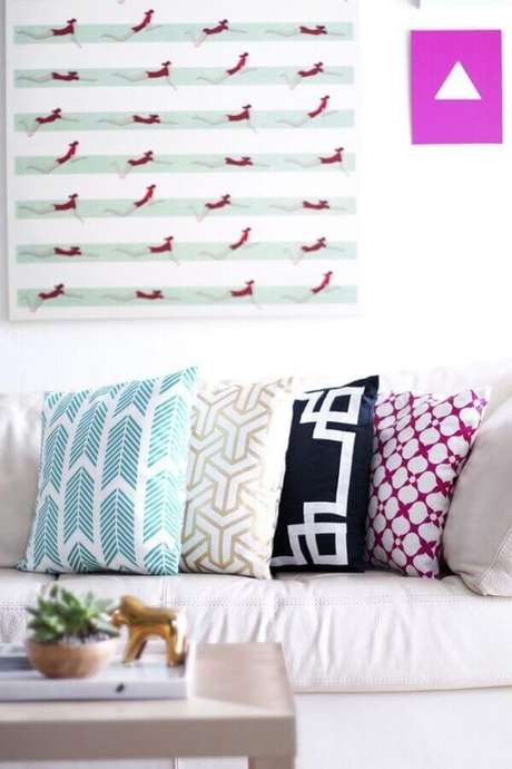 4. Escolha o número adequado de almofadas para o seu sofá – Foto: Pinterest