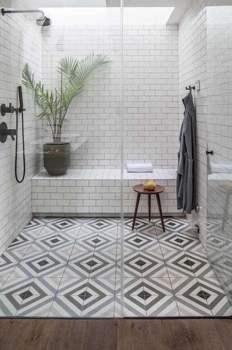 44. Cerâmica para banheiro neutro e criativo – Via: Ideias Decor 44. Cerâmica para banheiro neutro e criativo – Via: Ideias Decor