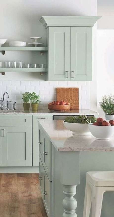 75. Armário de cozinha planejada em tons de verde – Via: Casa Vogue 75. Armário de cozinha planejada em tons de verde – Via: Casa Vogue