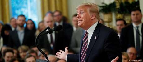 Trump demite seus detratores após ser absolvido pelo Senado no processo que pedia seu impeachment Trump demite seus detratores após ser absolvido pelo Senado no processo que pedia seu impeachment