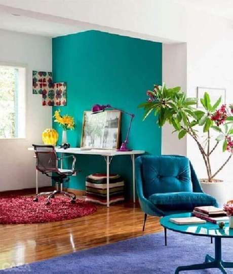 10. Saiba usar as cores certas para combinar com a cor de parede verde – Foto: Pinterest