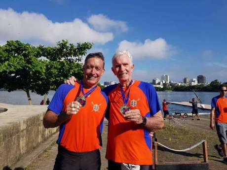 Paulo Carvalho e de Manoel de Carvalho comemoram vitória na Copa Rio de Remo Master (Foto: Divulgação / Frerj) Paulo Carvalho e de Manoel de Carvalho comemoram vitória na Copa Rio de Remo Master (Foto: Divulgação / Frerj)
