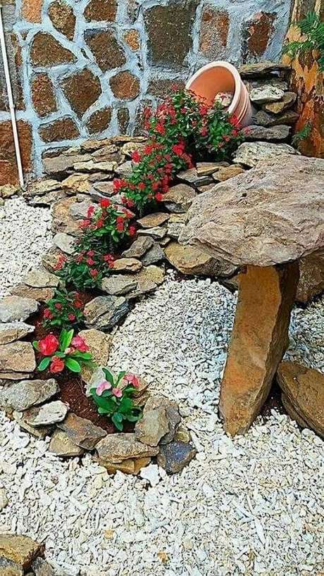 13. O jardim residencial com flores fica super charmoso e romântico – Foto: Gardenhouz 13. O jardim residencial com flores fica super charmoso e romântico – Foto: Gardenhouz