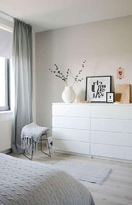 14. Modelo de cômoda branca quarto com estilo clean – Foto: Moderne Huizen 14. Modelo de cômoda branca quarto com estilo clean – Foto: Moderne Huizen