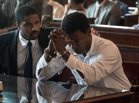 Michael B. Jordan e Jamie Foxx em 'Luta por Justiça'