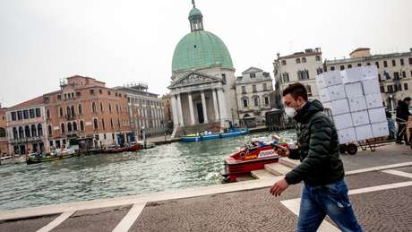 As atividades culturais foram suspensas na turística Veneza