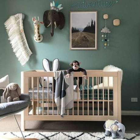 66. Quarto verde com pelúcias de animais – Via: Pinterest 66. Quarto verde com pelúcias de animais – Via: Pinterest