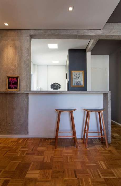 49. Banquetas para cozinha de madeira combina com a parede de cimento queimado 49. Banquetas para cozinha de madeira combina com a parede de cimento queimado