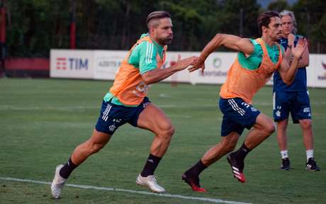 Diego e Rodrigo Caio devem ser titulares neste sábado (Foto: Alexandre Vidal / Flamengo)