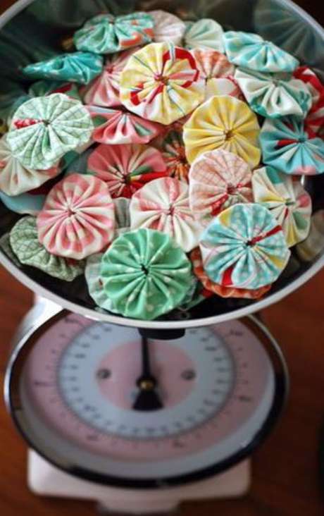 39. Como fazer fuxico para decoração – Via: Pinterest 39. Como fazer fuxico para decoração – Via: Pinterest