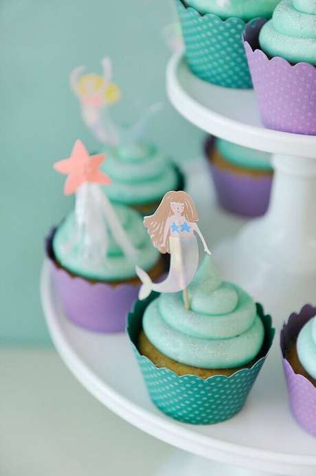 28. Ideia de cupcakes decorados para festa sereia simples – Foto: Happy Wishe 28. Ideia de cupcakes decorados para festa sereia simples – Foto: Happy Wishe