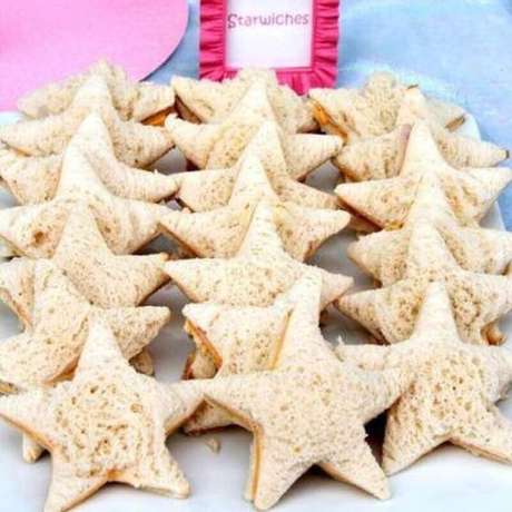 9. Faça um menu personalizado para a sua festa infantil sereia – Foto: Mamãe Plugada 9. Faça um menu personalizado para a sua festa infantil sereia – Foto: Mamãe Plugada