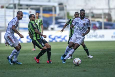 O Améica-MG é o líder da primeira divisão, mas o restante da tabela de classificação ainda está indefinida pois faltam duas rodadas a serem jogadas na primeira fase-(Mourão Panda/América-MG) O Améica-MG é o líder da primeira divisão, mas o restante da tabela de classificação ainda está indefinida pois faltam duas rodadas a serem jogadas na primeira fase-(Mourão Panda/América-MG)