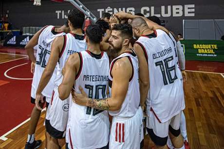 Flamengo lidera o NBB (Foto: Divulgação/Flamengo) Flamengo lidera o NBB (Foto: Divulgação/Flamengo)