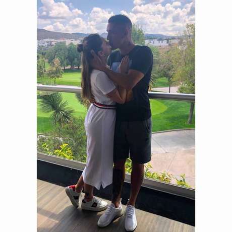Centurión e Melody estavam juntos já nos tempos em que ele jogava no Brasil (Foto: Reprodução / Instagram) Centurión e Melody estavam juntos já nos tempos em que ele jogava no Brasil (Foto: Reprodução / Instagram)