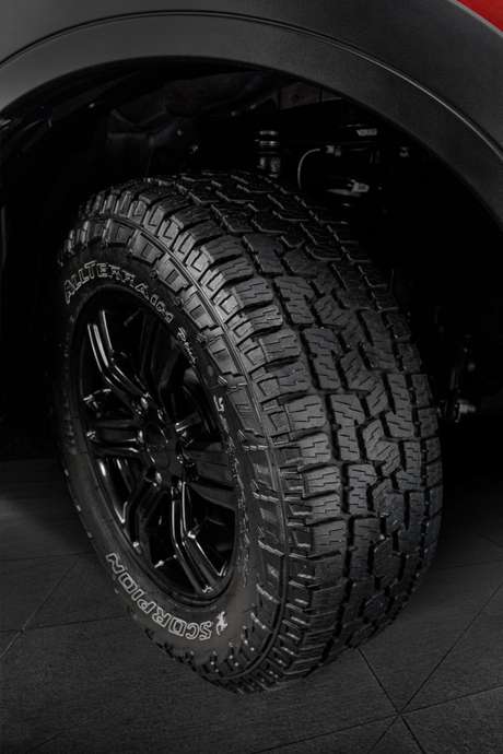 O novo pneu Pirelli Scorpion AT Plus foi desenvolvido em parceria com a Ford. O novo pneu Pirelli Scorpion AT Plus foi desenvolvido em parceria com a Ford.
