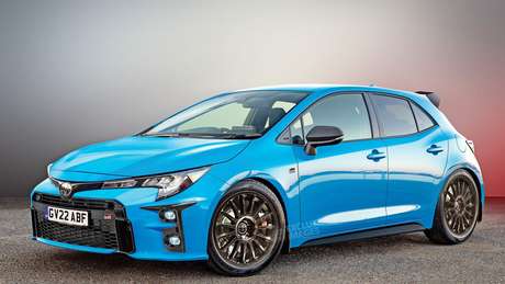Projeção do futuro Toyota Corolla GR feito pela revista inglesa Auto Express.