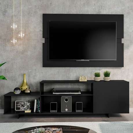 4. Painel para tv preto com rack combinando – Via: Pinterest 4. Painel para tv preto com rack combinando – Via: Pinterest