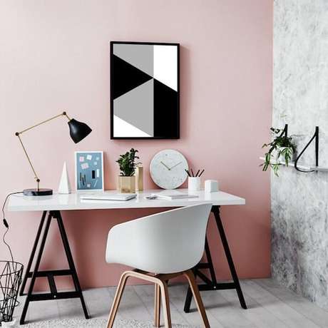 1. Quadro abstrato decore lindamente o escritório. Fonte: Pinterest 1. Quadro abstrato decore lindamente o escritório. Fonte: Pinterest