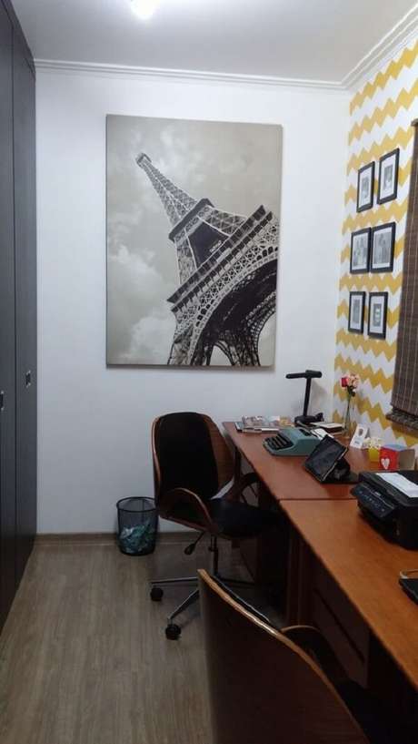 44. Quadros para escritório com monumentos famosos são comuns nas decorações. Projeto por Sonia Pozo Prado Mello 44. Quadros para escritório com monumentos famosos são comuns nas decorações. Projeto por Sonia Pozo Prado Mello