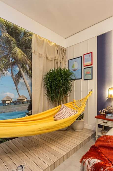 7. Utilize os próprios itens pessoais como parte da decoração do quarto simples. Fonte: Quartos Etc. 7. Utilize os próprios itens pessoais como parte da decoração do quarto simples. Fonte: Quartos Etc.