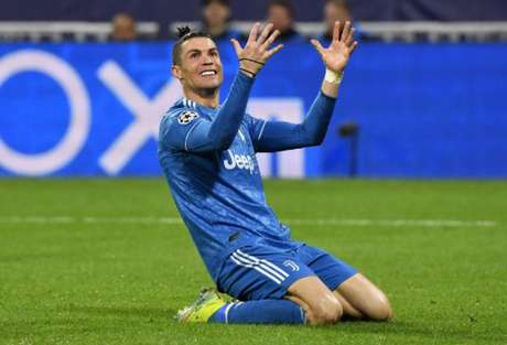 Após duas temporadas e muito sucesso, Cristiano Ronaldo pode ser negociado(Foto: PHILIPPE DESMAZES / AFP) Após duas temporadas e muito sucesso, Cristiano Ronaldo pode ser negociado(Foto: PHILIPPE DESMAZES / AFP)