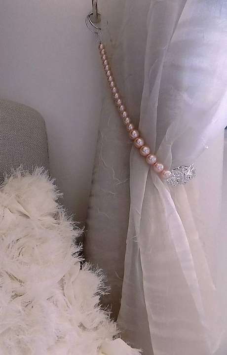 34. Prendedor de cortina com pérolas – Via: Etsy 34. Prendedor de cortina com pérolas – Via: Etsy