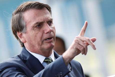 No Twitter, Bolsonaro compartilha vídeo criticando isolamento social