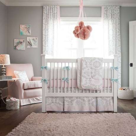 15. Decoração de quarto de bebê rosa, cinza e branco – Foto: House and Decors 15. Decoração de quarto de bebê rosa, cinza e branco – Foto: House and Decors