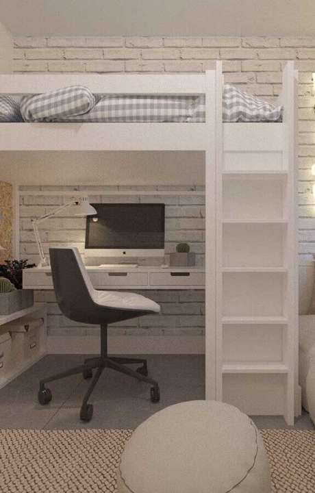 24. Cantinho de estudo planejado embaixo de cama suspensa com decoração simples – Foto: Pinterest 24. Cantinho de estudo planejado embaixo de cama suspensa com decoração simples – Foto: Pinterest
