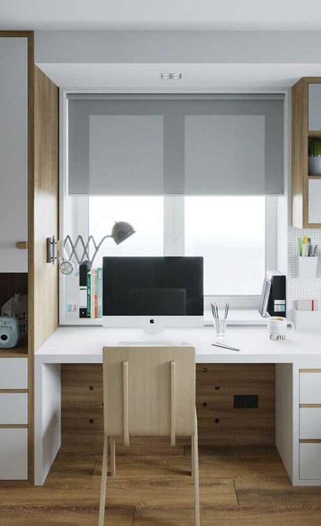 36. Decoração de cantinho de estudo planejado com escrivaninha branca – Foto: Pinterest 36. Decoração de cantinho de estudo planejado com escrivaninha branca – Foto: Pinterest