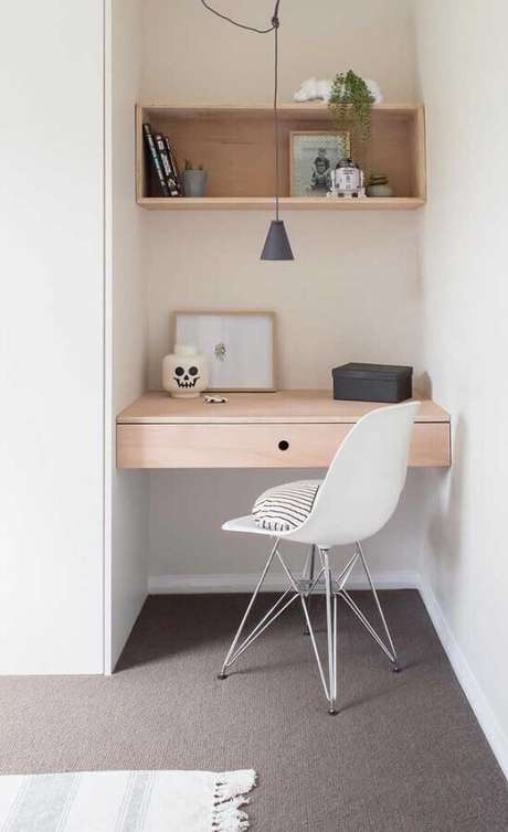 43. Decoração minimalista para cantinho de estudos pequeno – Foto: Pinterest 43. Decoração minimalista para cantinho de estudos pequeno – Foto: Pinterest